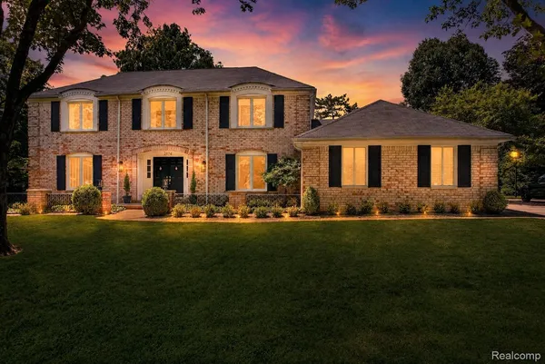 $868,000 | 2574 Fox Chase Drive, Troy, MI 48098