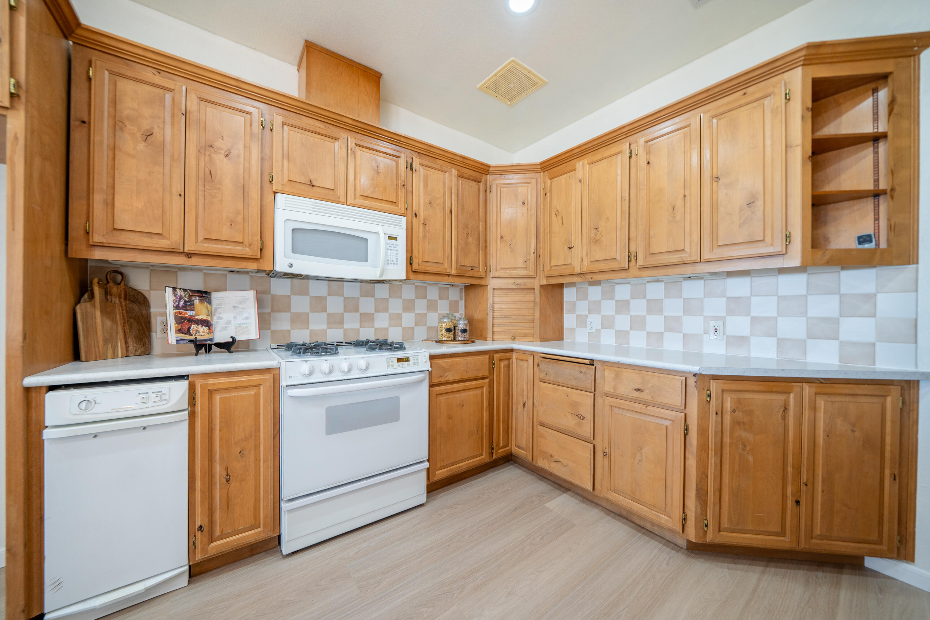 17526 Yellow Pne Road Shasta Lake, CA 96019 - Photo 13 of 48 17526 Yellow Pine Rd-19