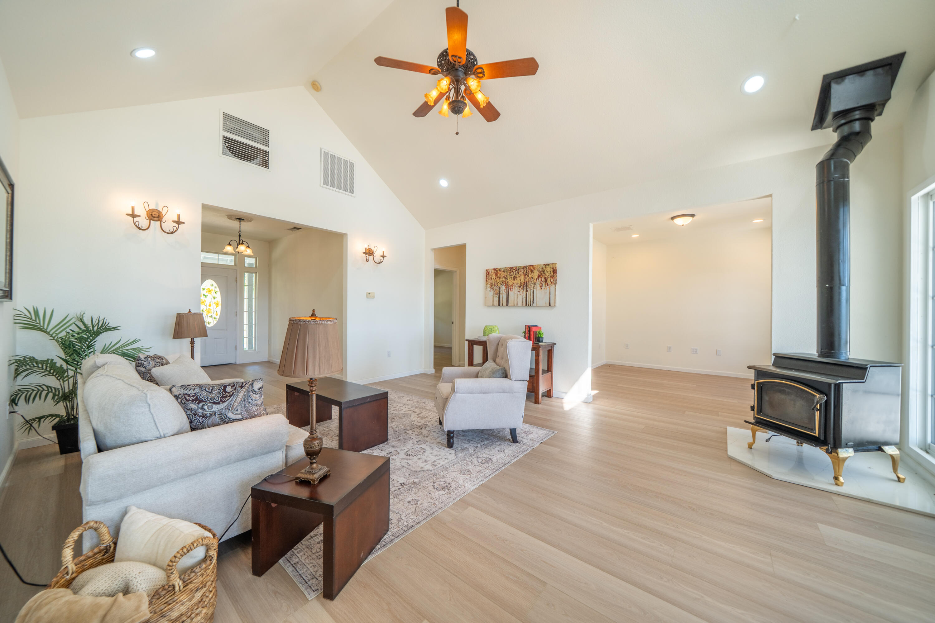 17526 Yellow Pne Road Shasta Lake, CA 96019 - Photo 8 of 48 17526 Yellow Pine Rd-13