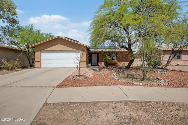 $299,900 | 5811 South Oaklands Drive, Tucson, AZ 85746