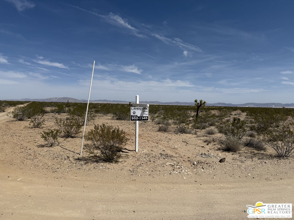 1725 Sunny Vista Road Joshua Tree, CA 92252 - Photo 7 of 11 a view of a road
