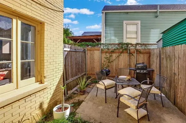 $1,750 | 4877 Laurel Street, Unit C, New Orleans, LA 70115