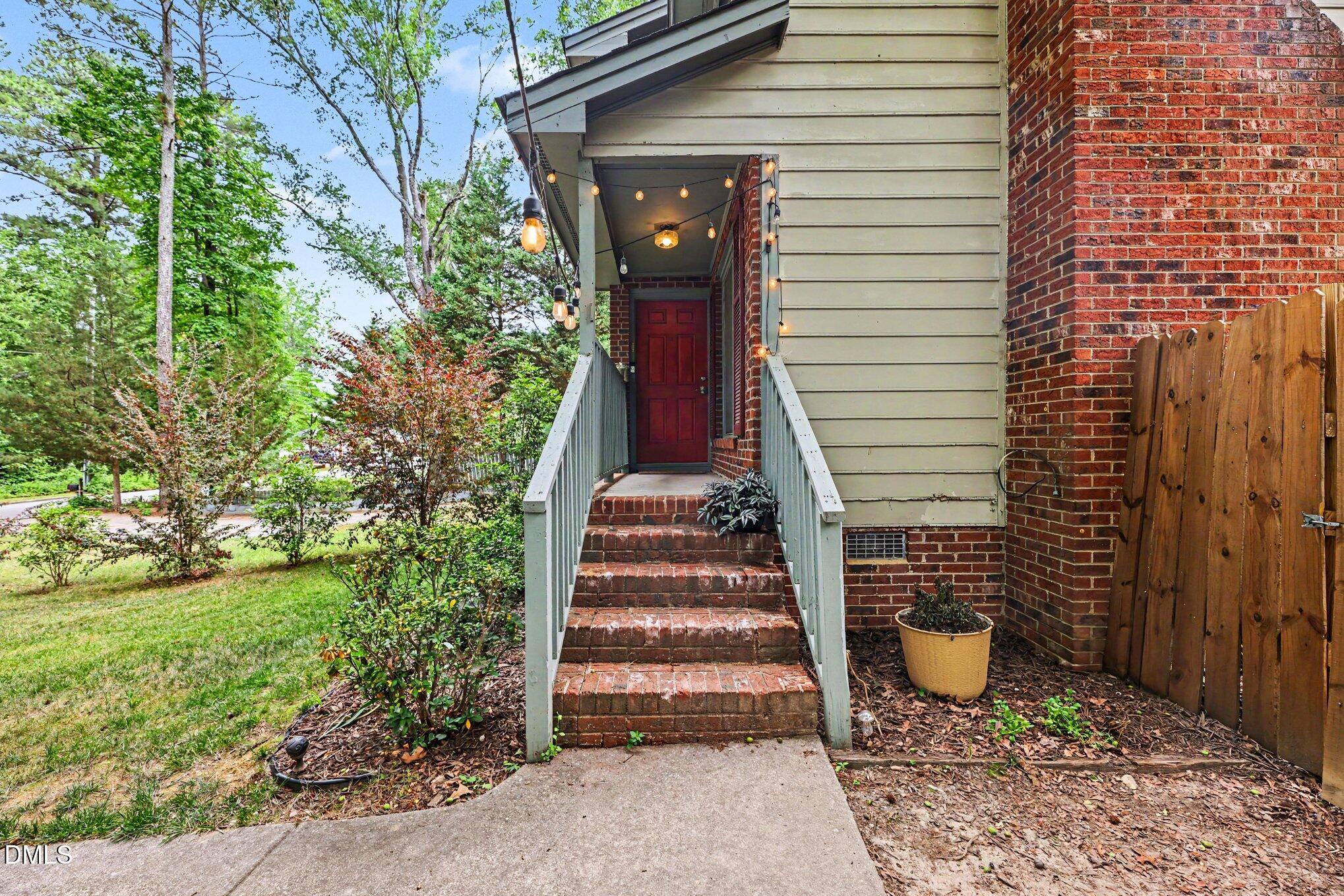 511 Carolina Avenue Raleigh, NC 27606 - Photo 4 of 25