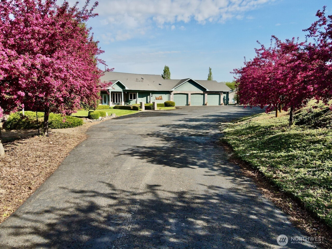 4221 Thrall Road Ellensburg, WA 98926 - Photo 1 of 40