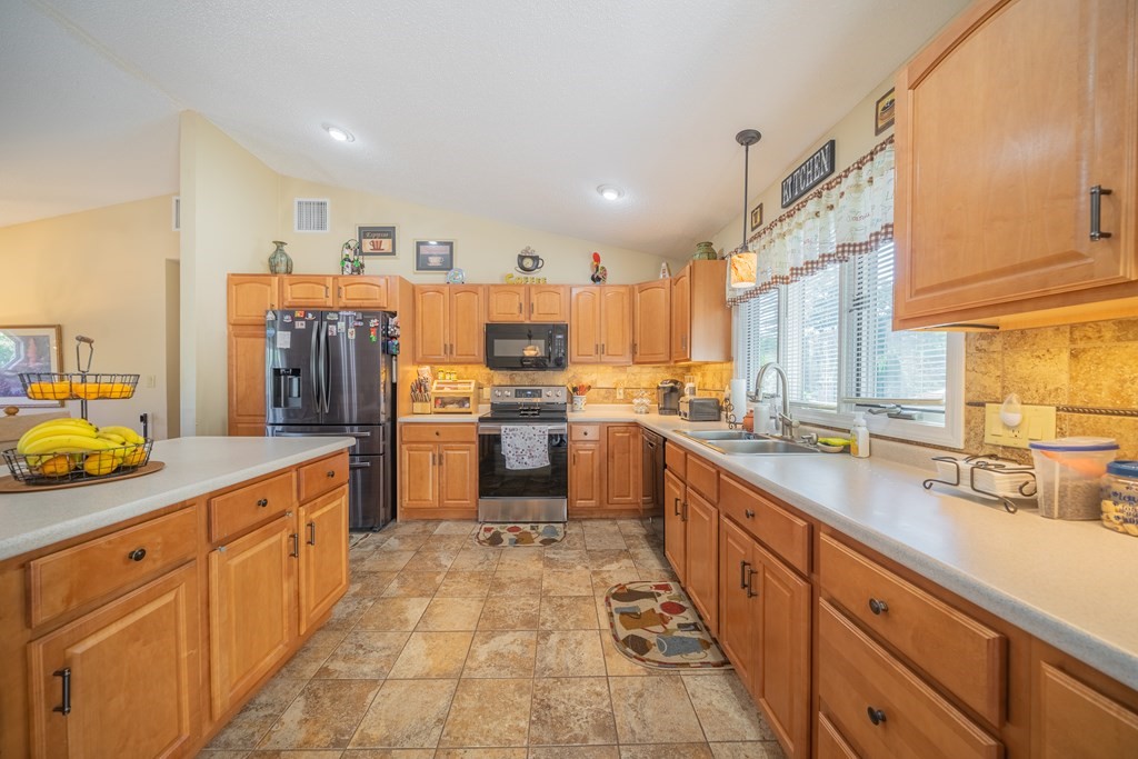 509 Middle Road Acushnet, MA 02743 - Photo 20 of 40 Gallery Image 20