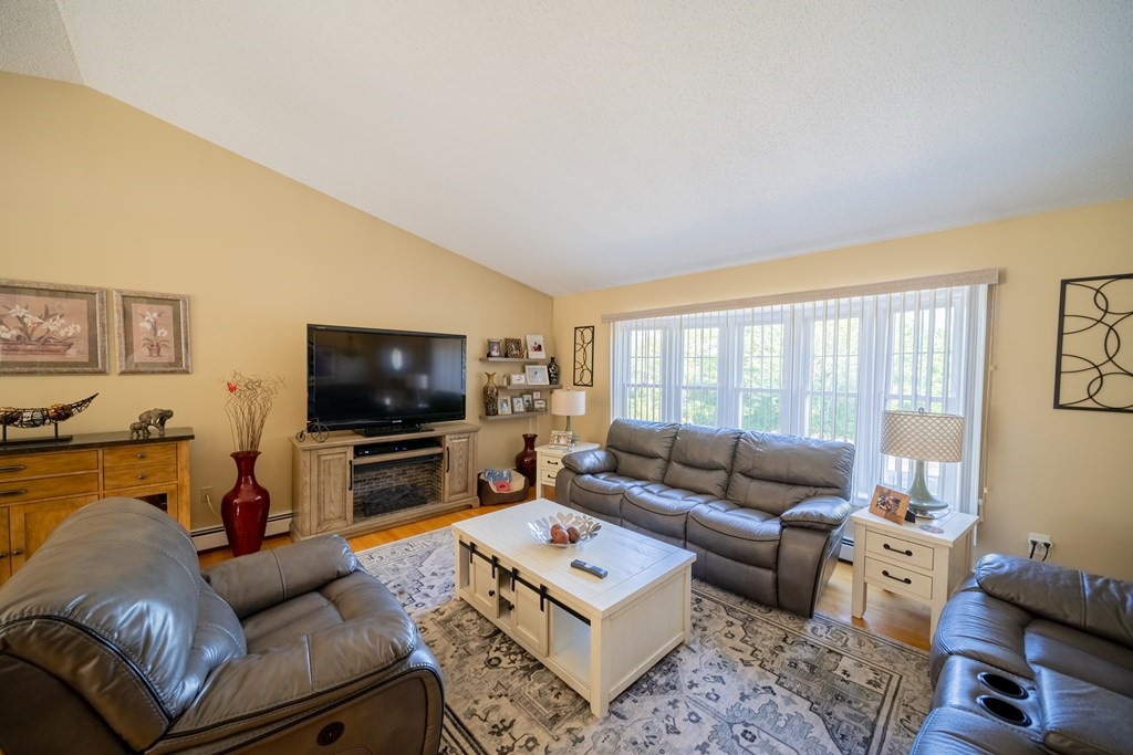 509 Middle Road Acushnet, MA 02743 - Photo 8 of 40 Gallery Image 8