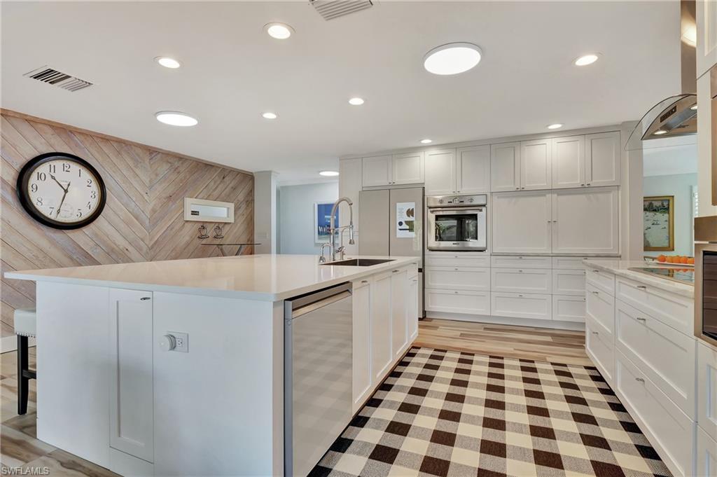 2120 Sandpiper Street Naples, FL 34102 - Photo 11 of 48