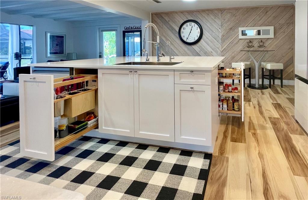 2120 Sandpiper Street Naples, FL 34102 - Photo 13 of 48