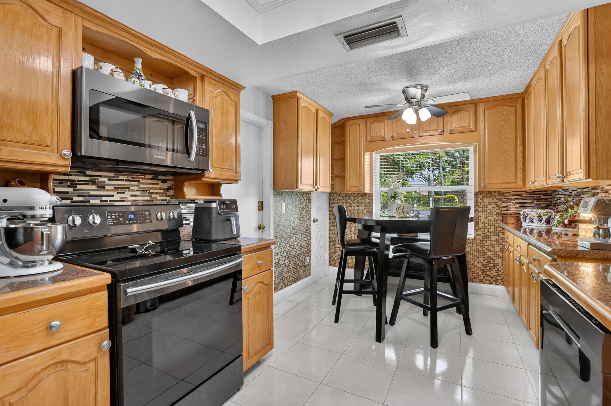 22305 Southwest 57th Avenue Boca Raton, FL 33428 - Photo 15 of 43 Kitchen/Dining