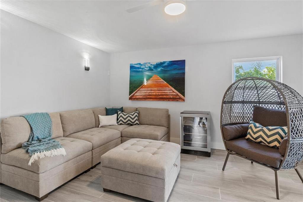 307 161st Avenue Redington Beach, FL 33708 - Photo 20 of 39 a living room with furniture