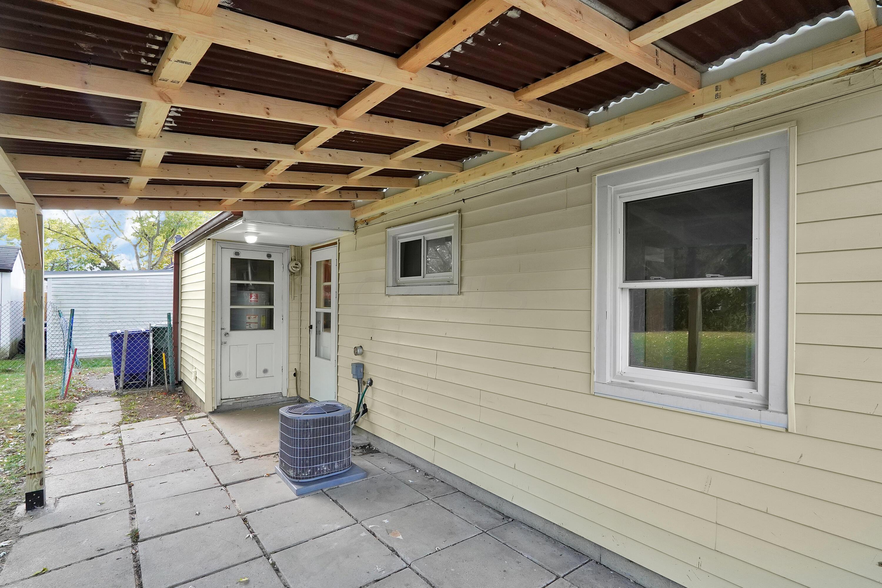 3760 Eisenhower Road Columbus, OH 43224 - Photo 15 of 18 DSC09486