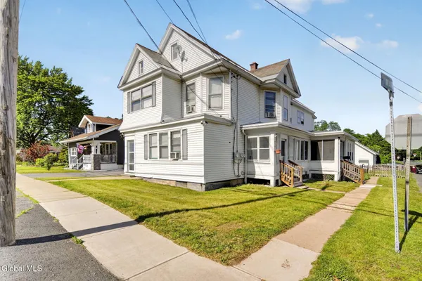 $329,800 | 1374 Helderberg Avenue, Rotterdam, NY 12306