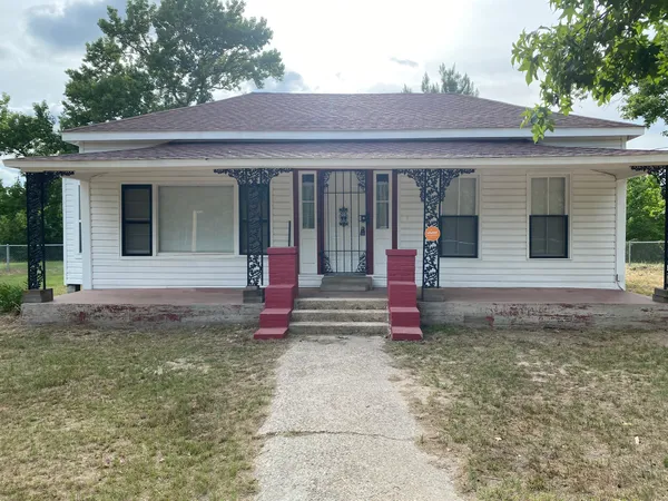 $1,400 | 951 Farm To Market 222, Coldspring, TX 77331