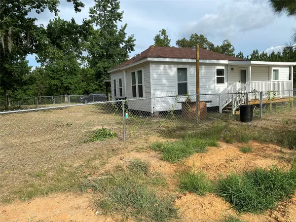 $1,400 | 951 Farm To Market 222, Coldspring, TX 77331