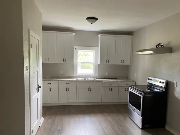 $1,400 | 951 Farm To Market 222, Coldspring, TX 77331