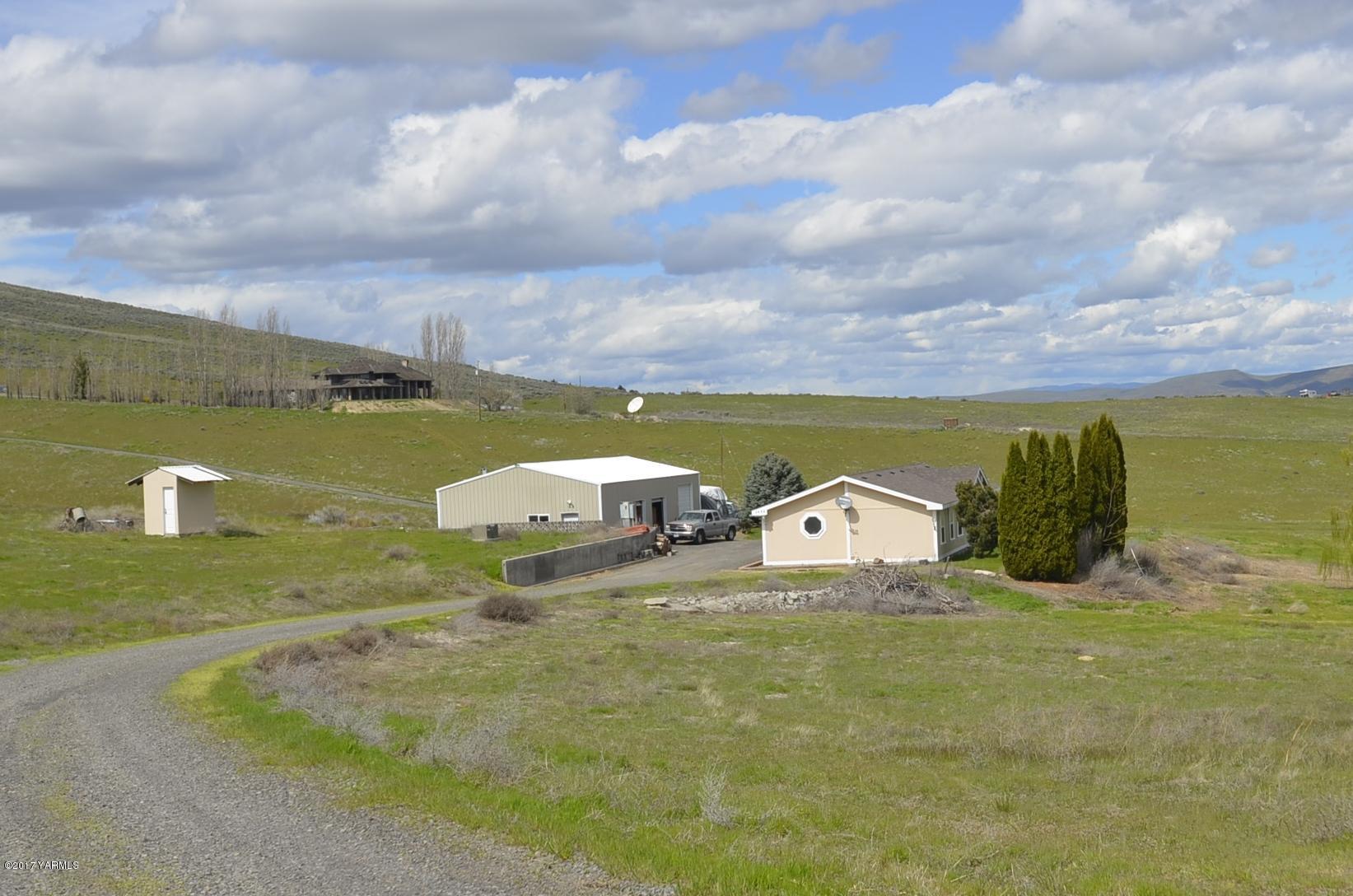 1454 Konnowac Pass Road Moxee, WA 98936 - Photo 34 of 34 a view of a water with an ocean view
