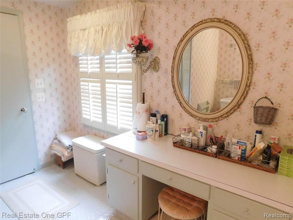 60 North Duval Road Grosse Pointe, MI 48236 - Photo 20 of 38 20 DSCN0730.JPG