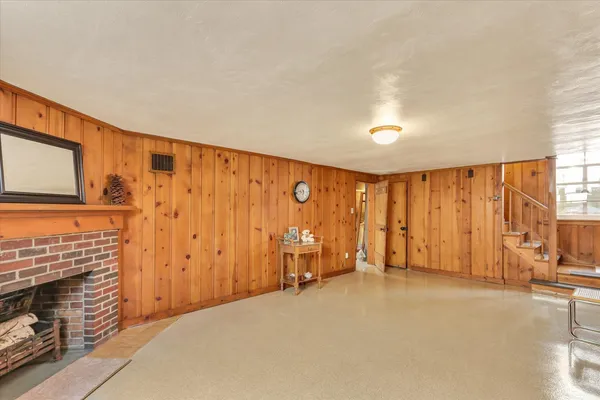 $425,000 | 209 West Vermont Avenue, Urbana, IL 61801