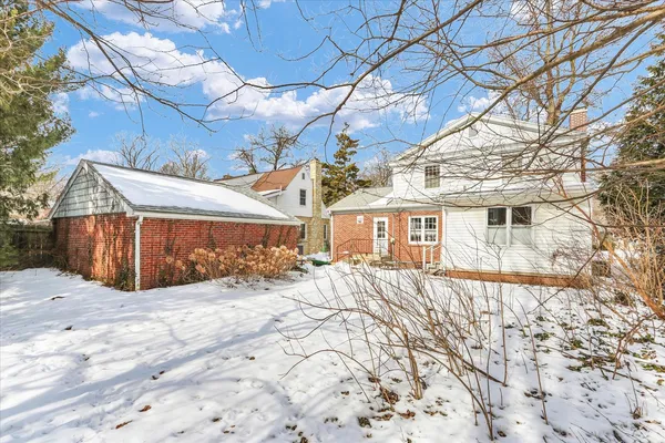 $425,000 | 209 West Vermont Avenue, Urbana, IL 61801