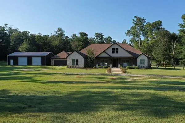 $795,000 | 2210 East Fm 82, Kirbyville, TX 75956