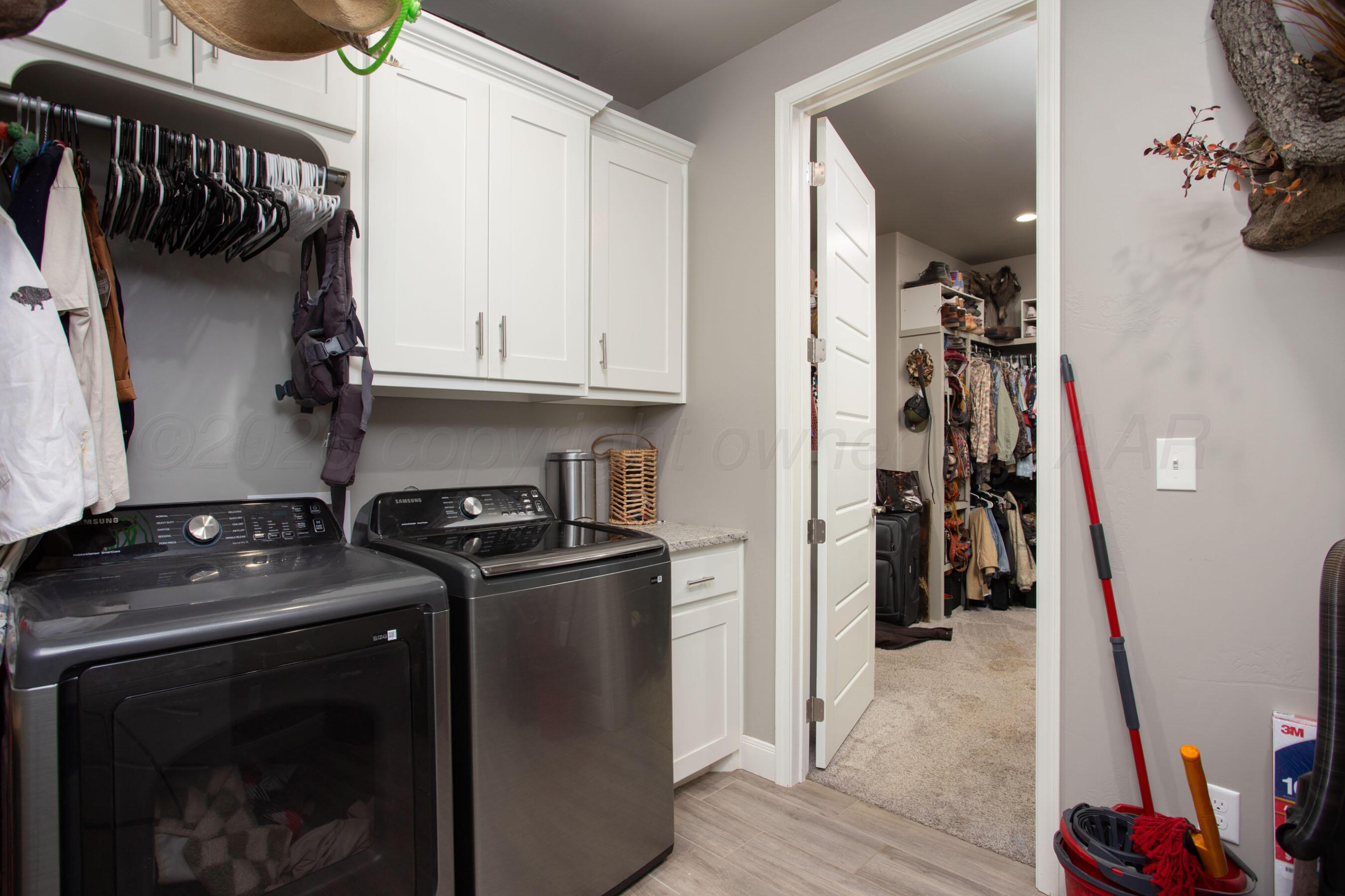 8200 Matilda Lane Amarillo, TX 79119 - Photo 22 of 39 a view of a walk in closet