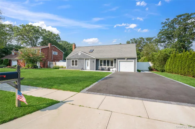 a front view of house with yard
