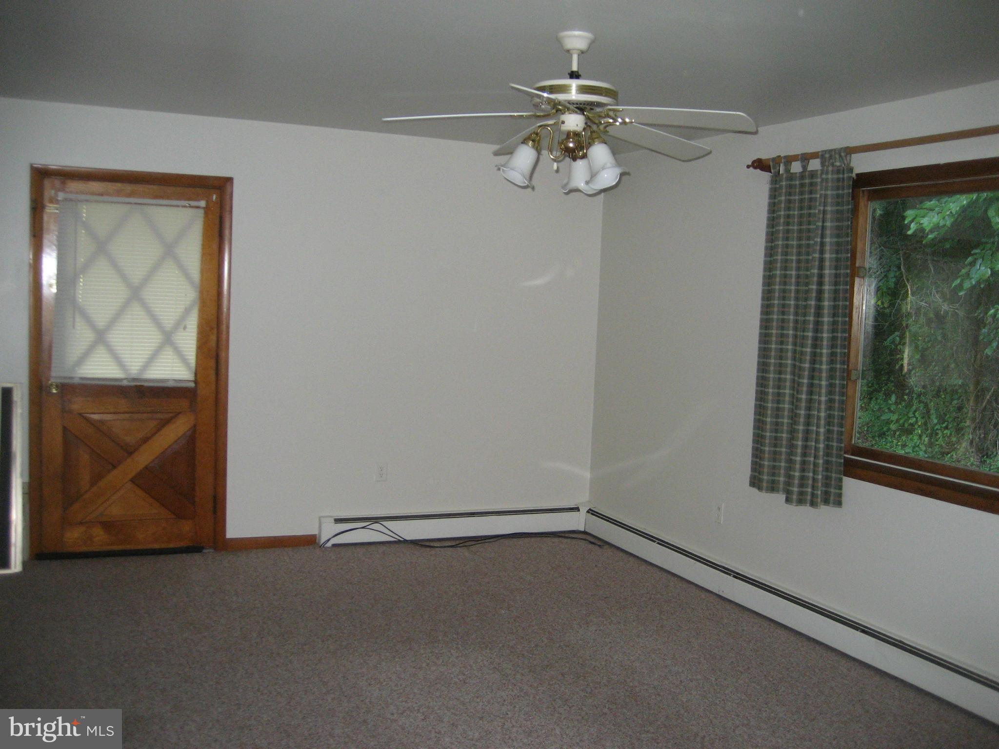 3010 Carrollton Road Hampstead, MD 21074 - Photo 9 of 16 Living Room