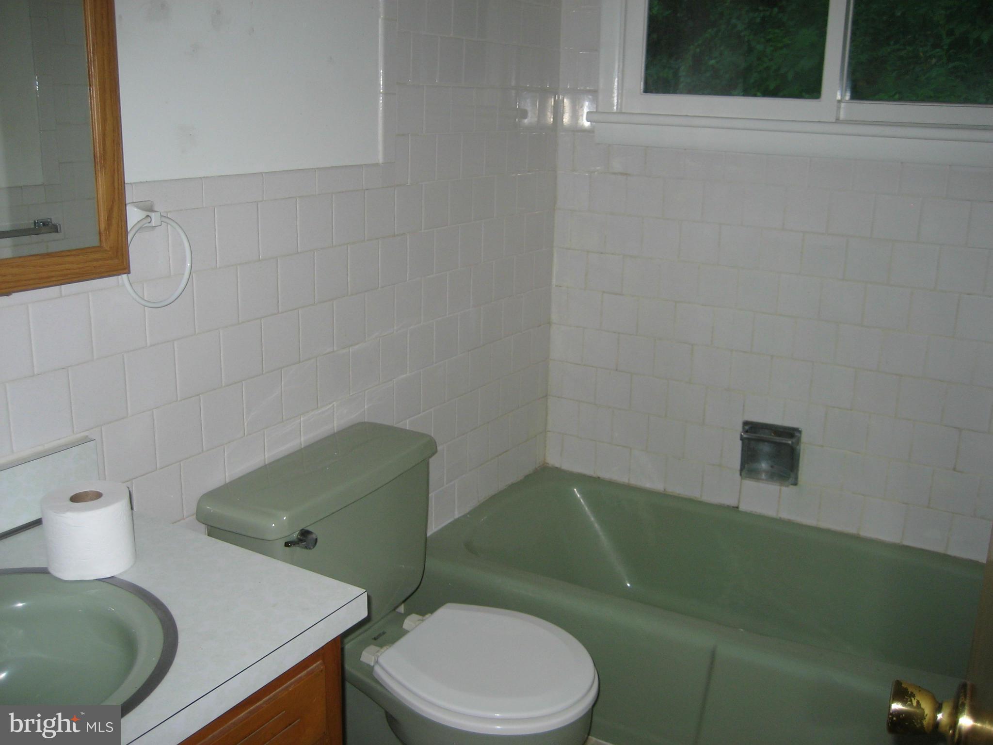 3010 Carrollton Road Hampstead, MD 21074 - Photo 10 of 16 Bath