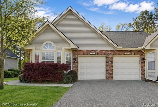 $245,000 | 1021 Willowood Court, Fenton, MI 48430