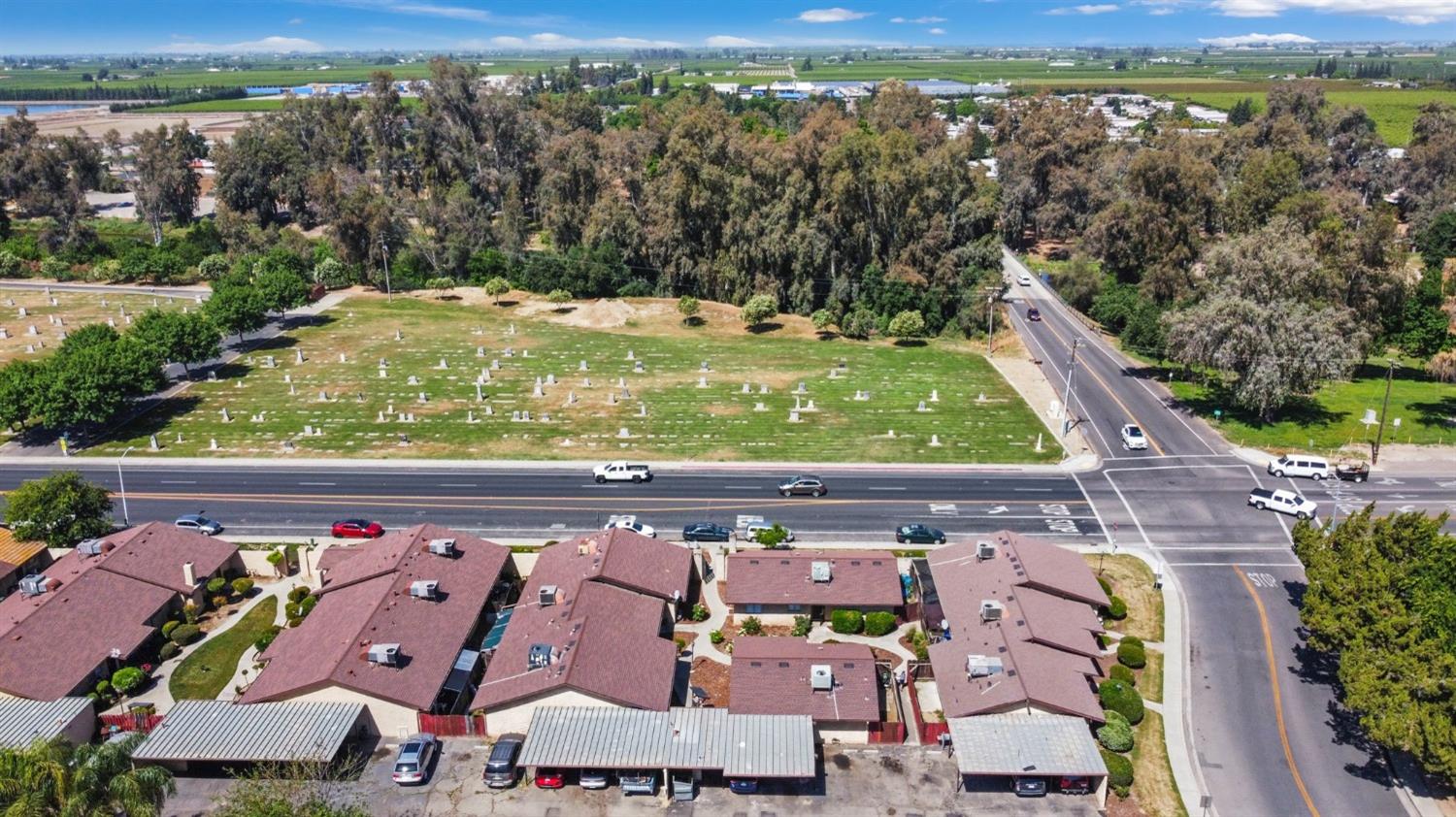 1520 South Reed Avenue Reedley, CA 93654 - Photo 17 of 20 an aerial view of a residential houses with outdoor space