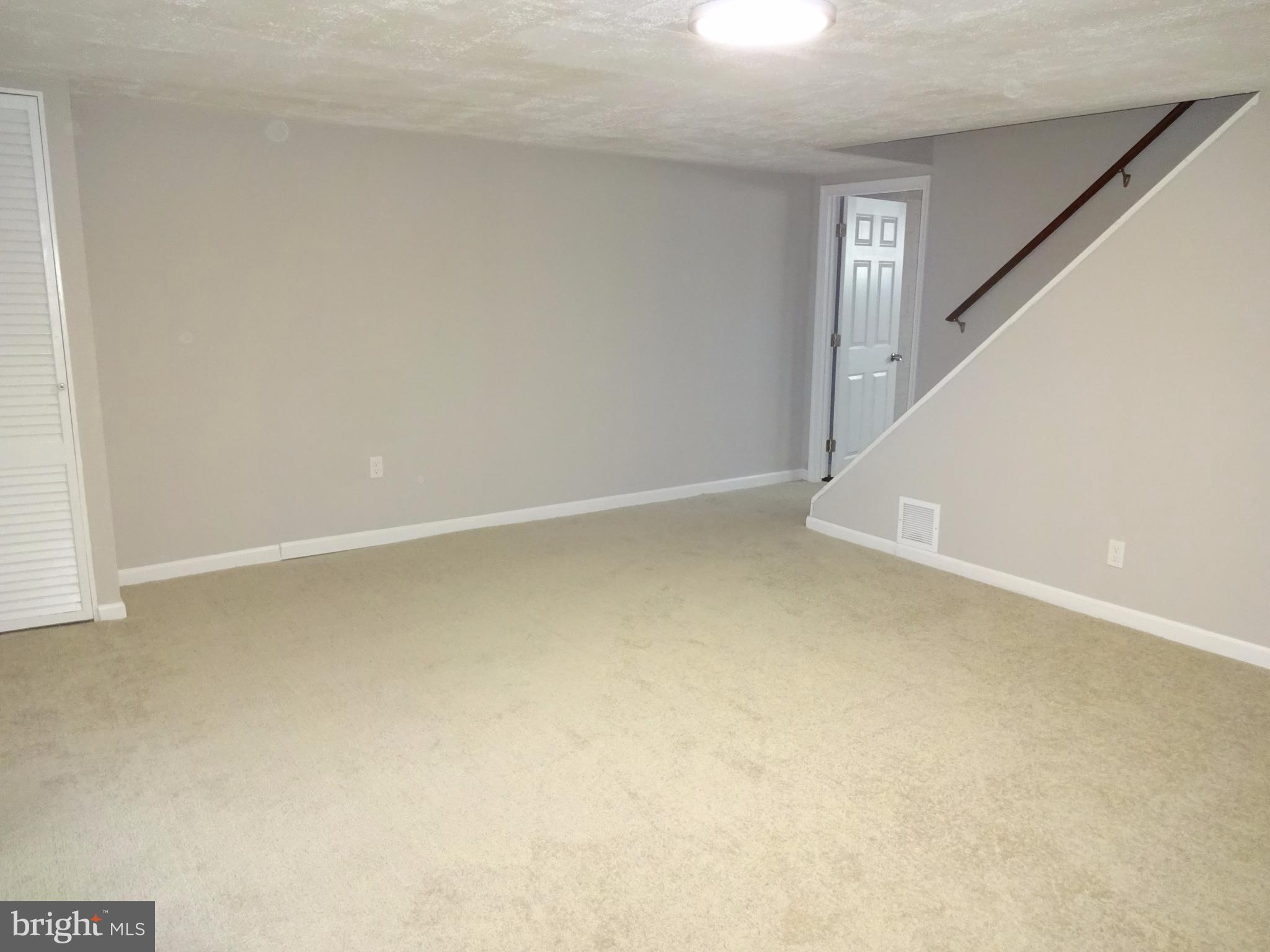 1044 Middleborough Road Baltimore, MD 21221 - Photo 14 of 18 Spacious Family Room - Great for Entertaining