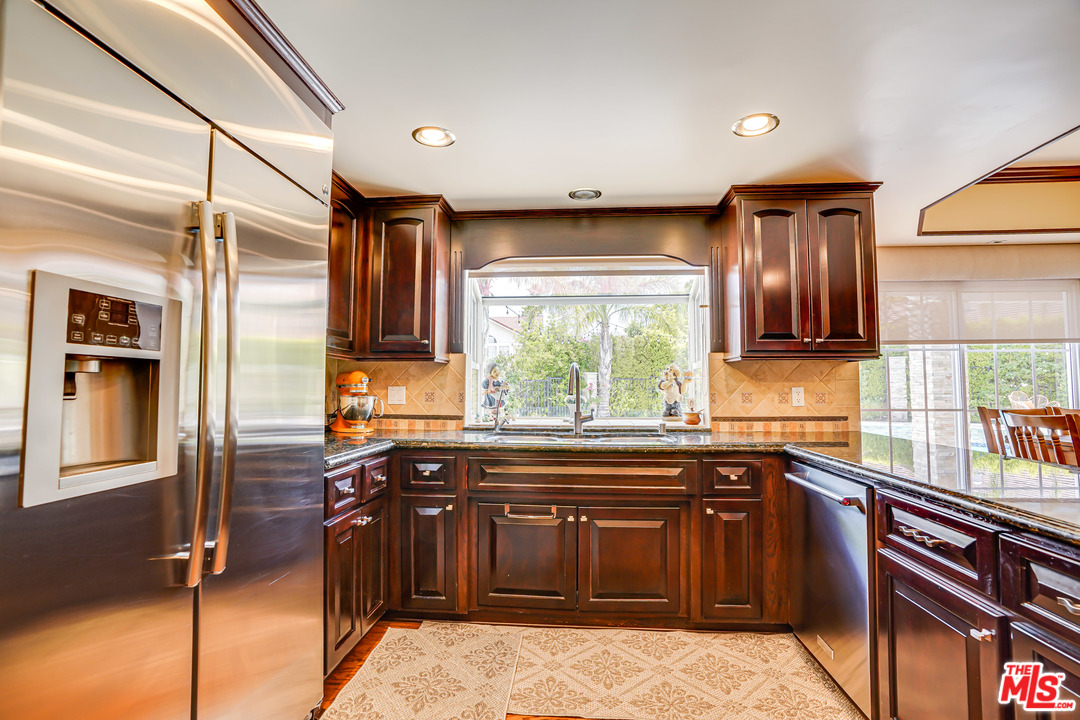 11662 Sheffield Way Porter Ranch, CA 91326 - Photo 12 of 54 Gallery Image 12