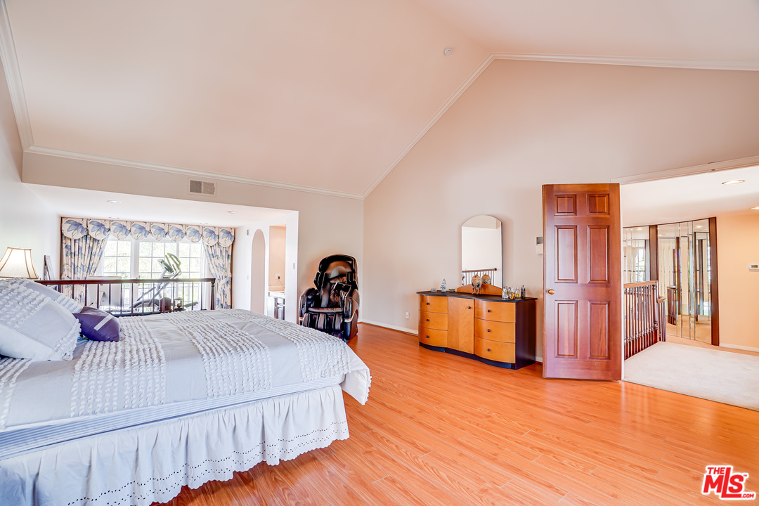11662 Sheffield Way Porter Ranch, CA 91326 - Photo 26 of 54 Gallery Image 26