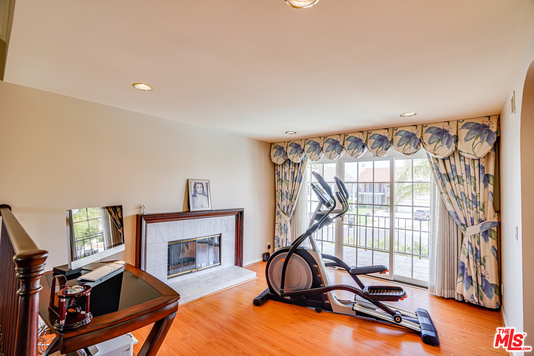 11662 Sheffield Way Porter Ranch, CA 91326 - Photo 29 of 54 Gallery Image 29