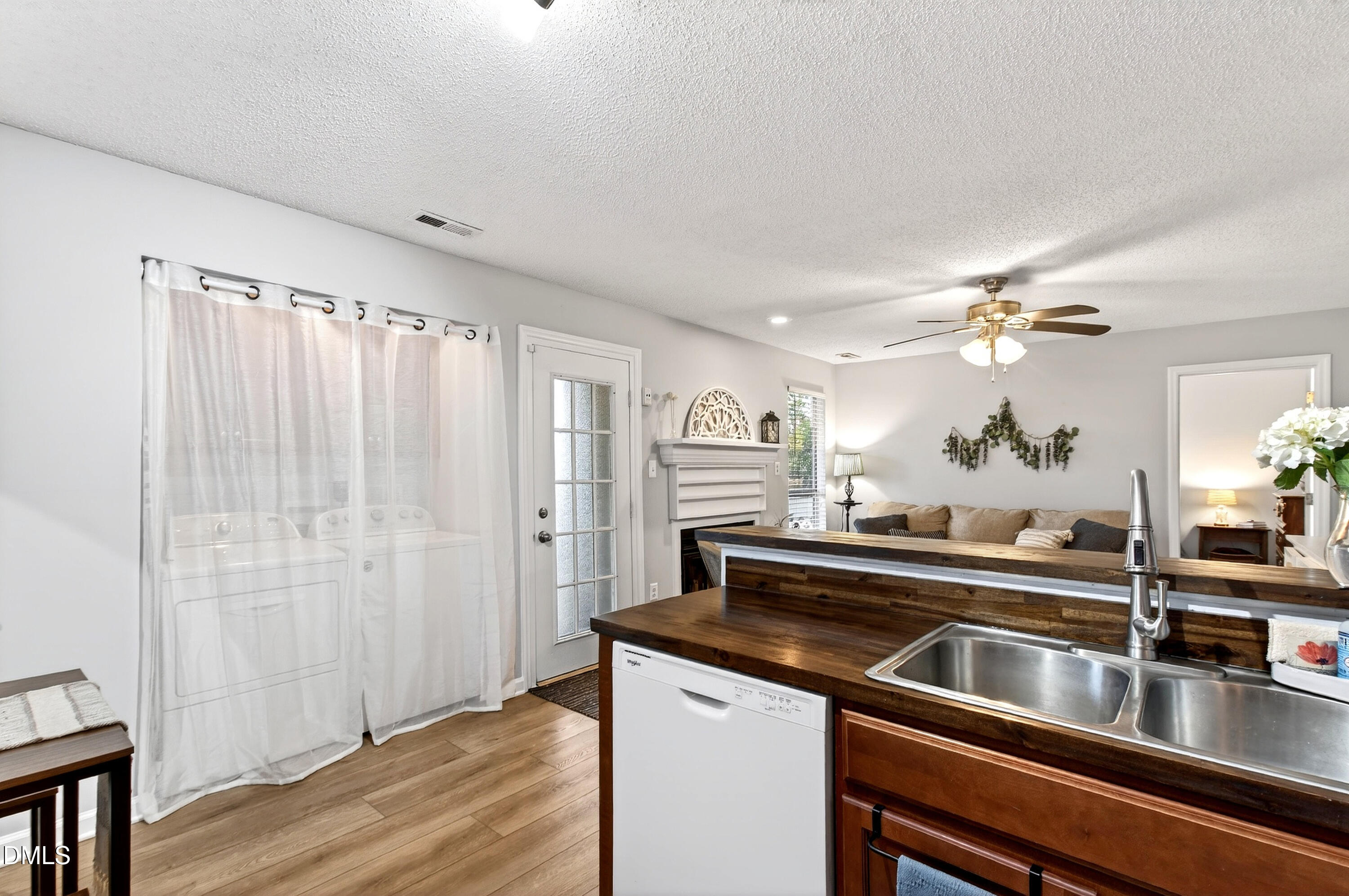 102 Choptank Court, Unit B2 Cary, NC 27513 - Photo 12 of 32 DSC_9607