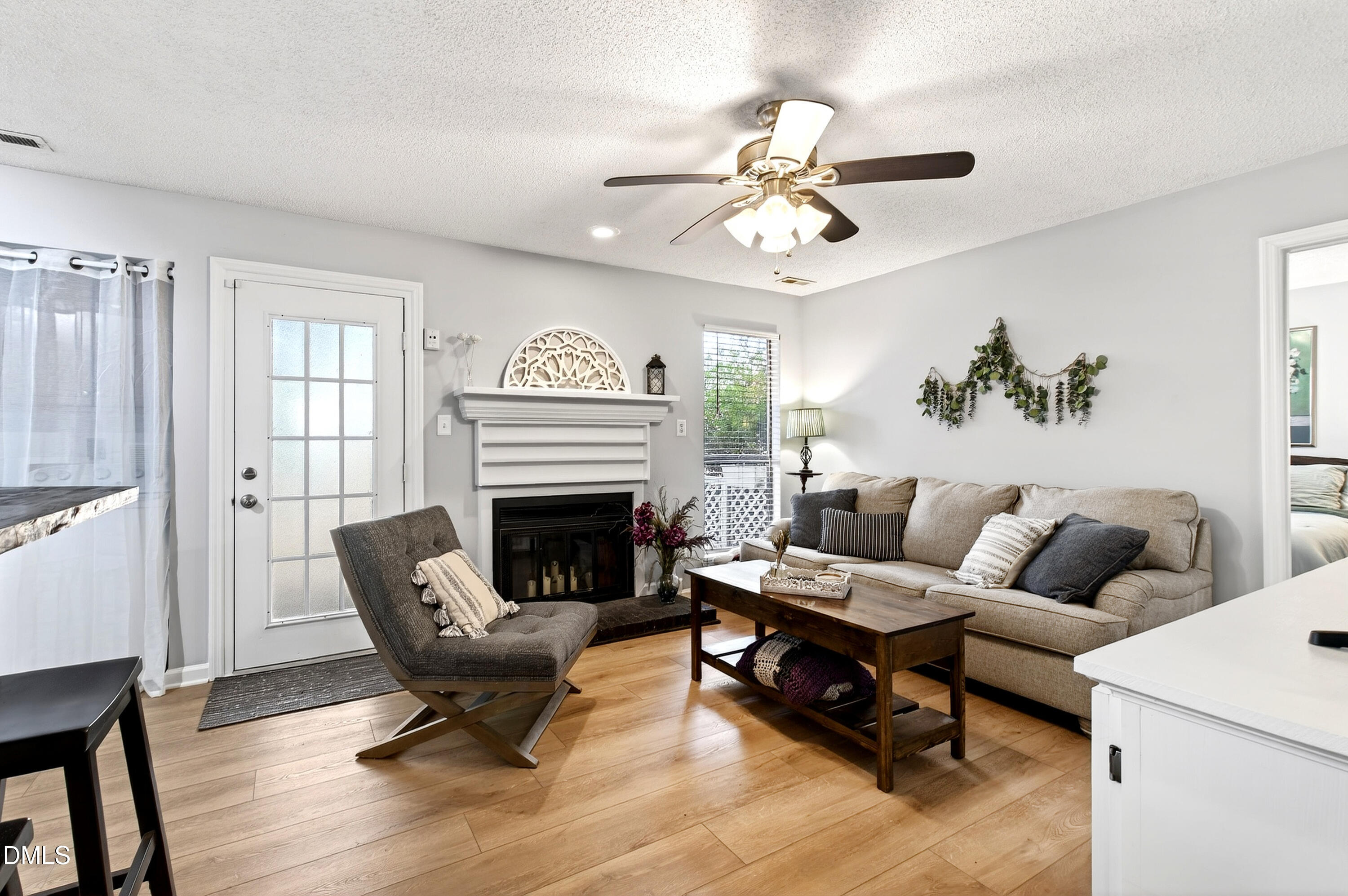 102 Choptank Court, Unit B2 Cary, NC 27513 - Photo 2 of 32 DSC_9568