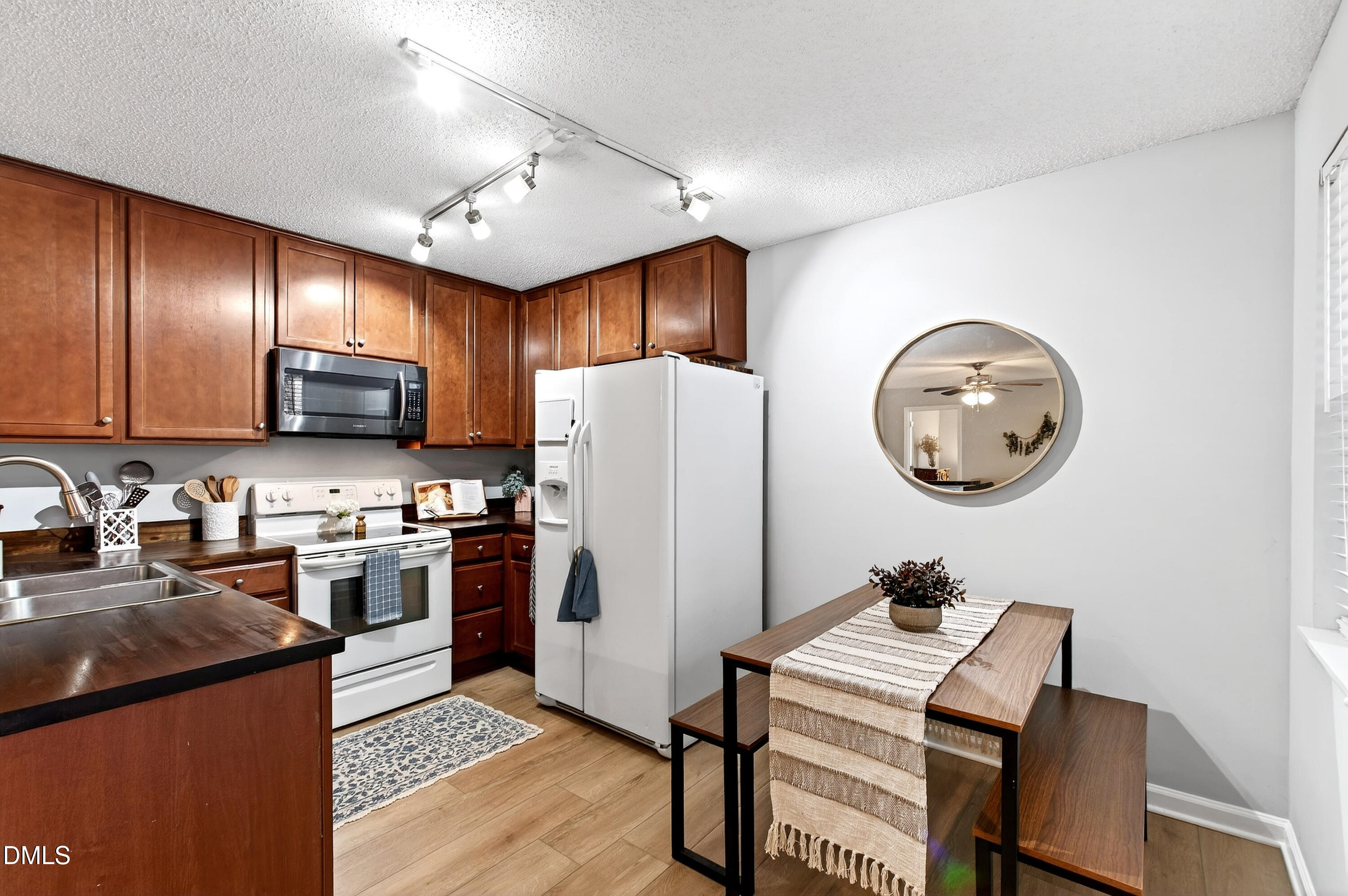 102 Choptank Court, Unit B2 Cary, NC 27513 - Photo 8 of 32 DSC_9589