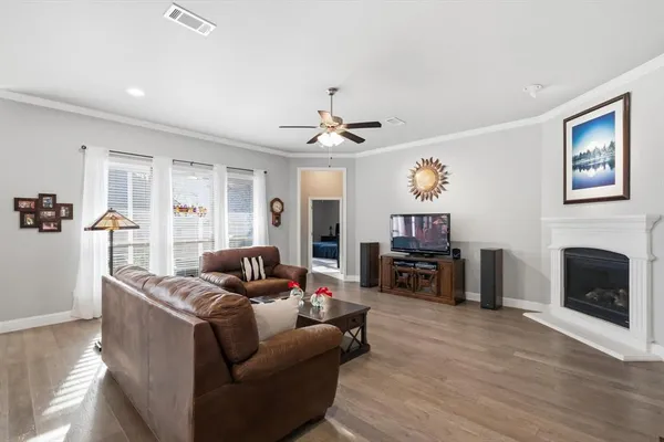 $525,000 | 5505 Thistle Hill, Denton, TX 76210