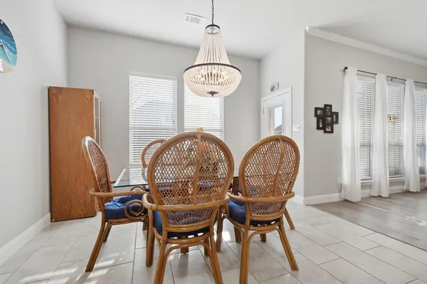 $525,000 | 5505 Thistle Hill, Denton, TX 76210