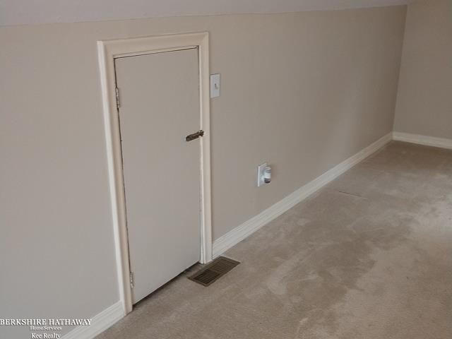 23091 David Eastpointe, MI 48021 - Photo 32 of 43 50097303-32.JPG