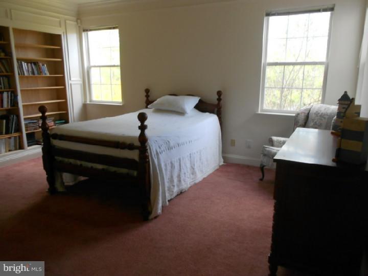 35 Foster Road Pennington, NJ 08534 - Photo 14 of 24 Gallery Image 14