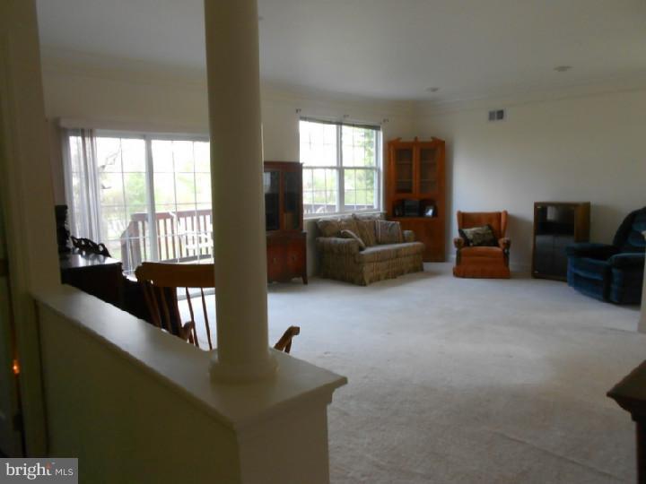 35 Foster Road Pennington, NJ 08534 - Photo 6 of 24 Gallery Image 6
