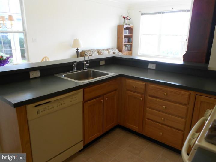 35 Foster Road Pennington, NJ 08534 - Photo 10 of 24 Gallery Image 10