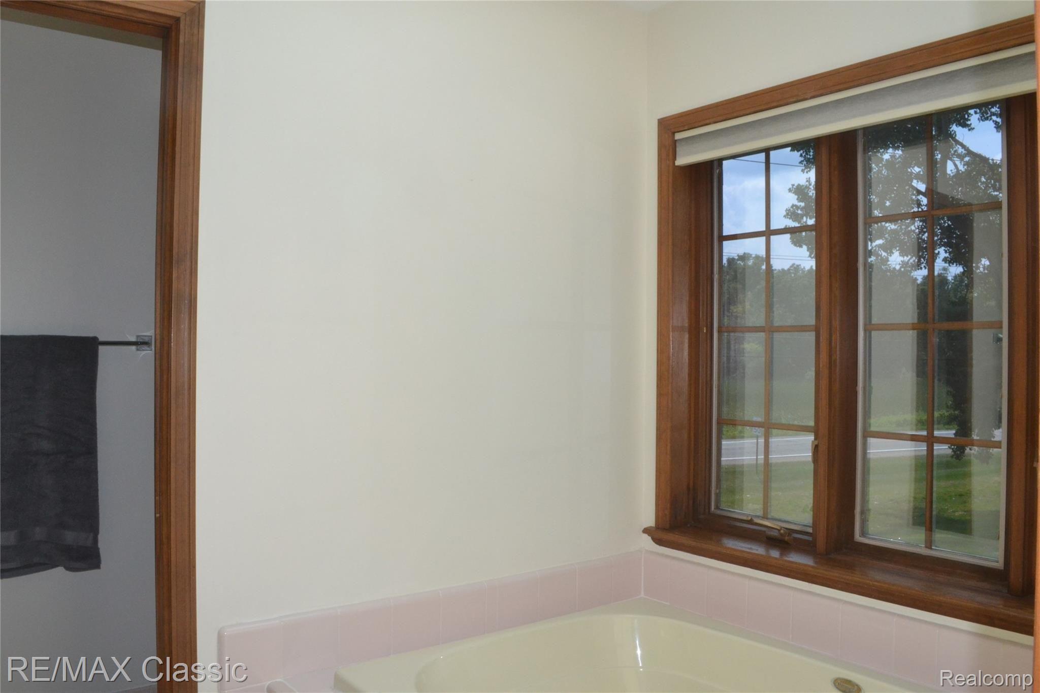 3730 Sleeth Road Commerce Township, MI 48382 - Photo 37 of 59 Master Bath