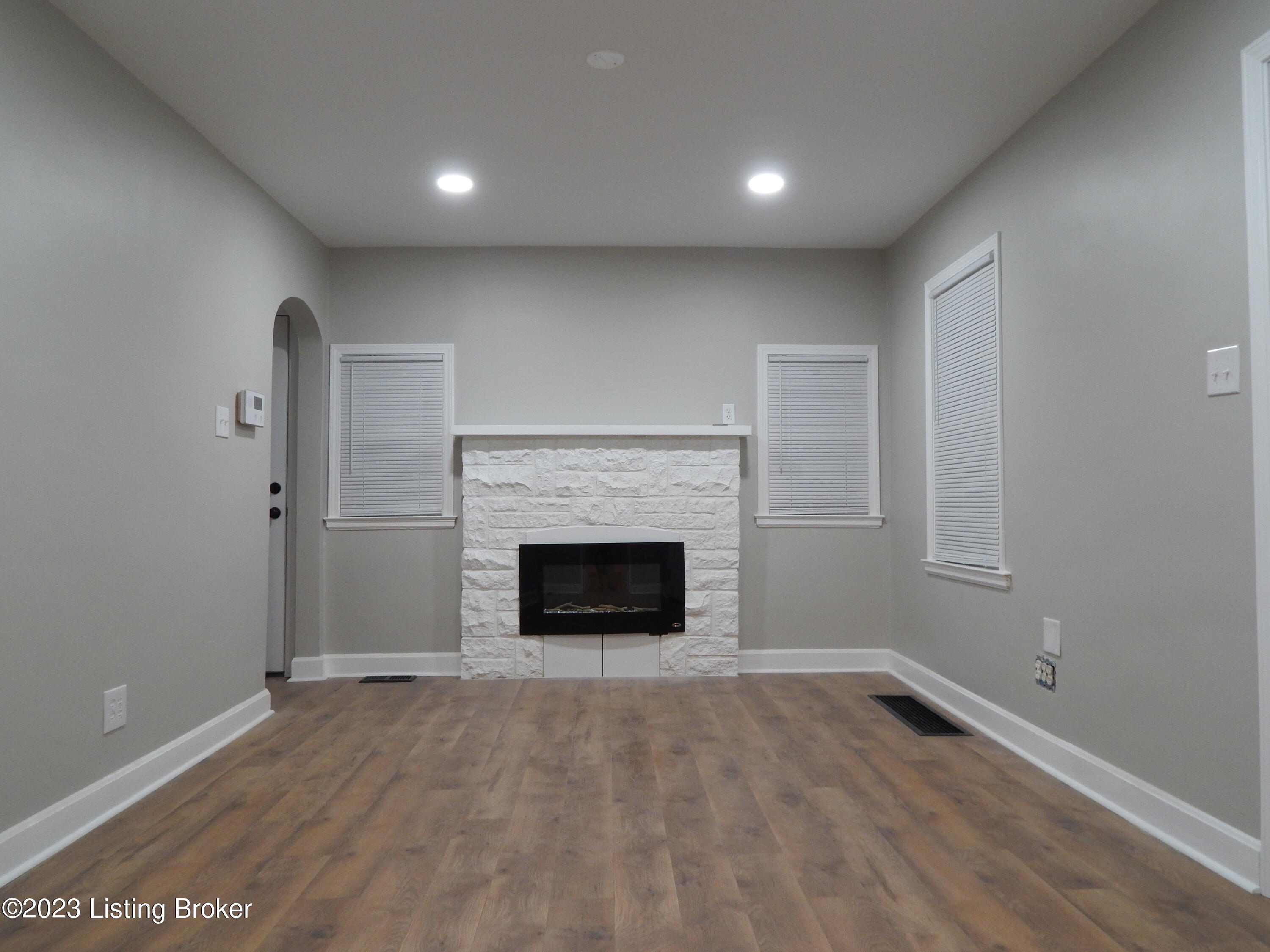3220 Wessel Road Louisville, KY 40216 - Photo 16 of 27 DSCN2100