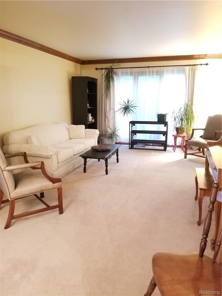 1699 Snowden Circle Rochester, MI 48306 - Photo 21 of 31 20181001_103359.jpg
