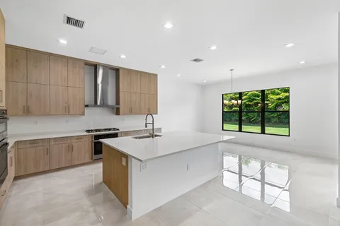 $2,000,900 | 9241 Sunflower Mdw Road, Boca Raton, FL 33434
