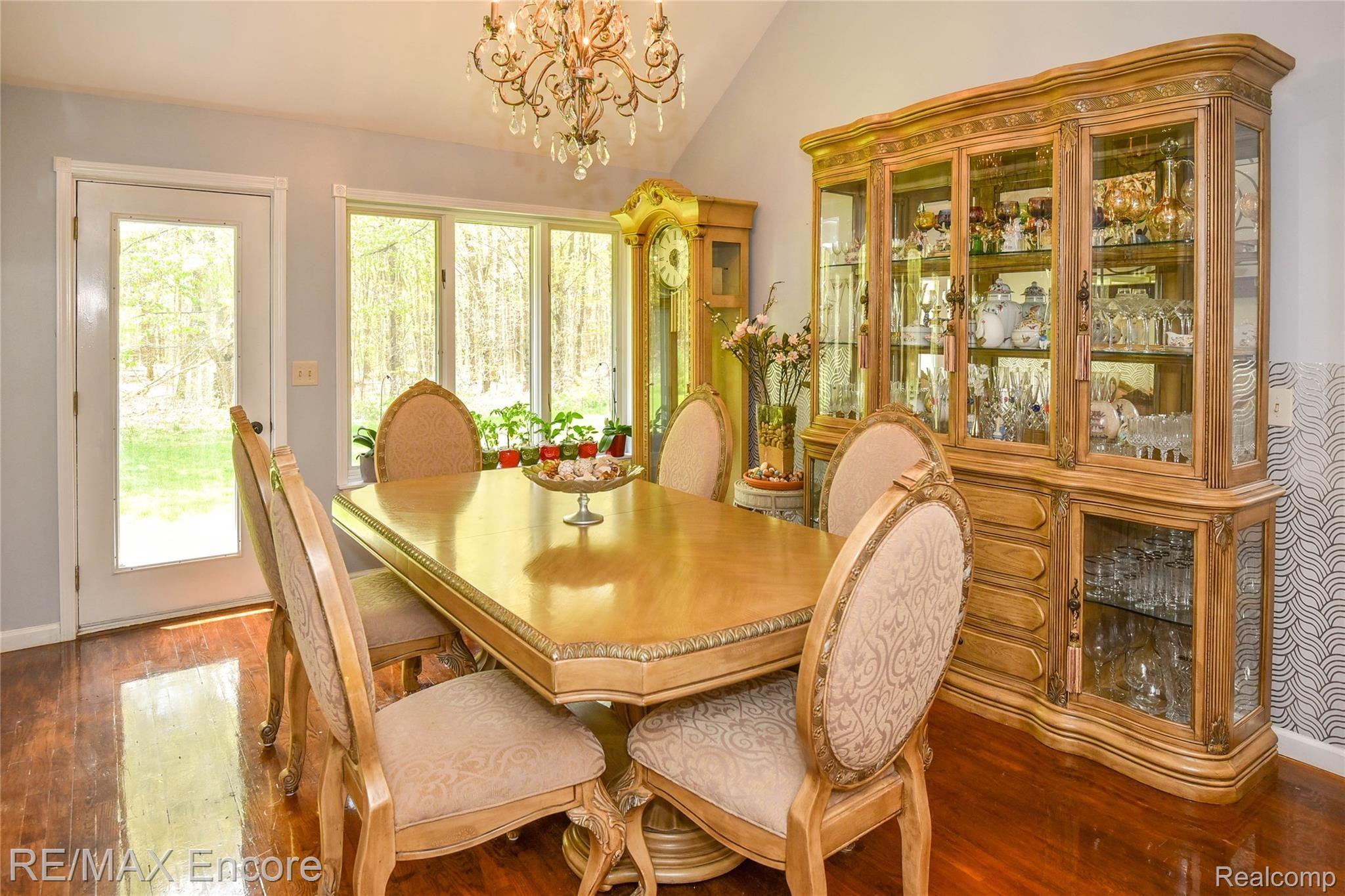 6274 Washburn Road Goodrich, MI 48438 - Photo 37 of 96 Dining (1).jpg