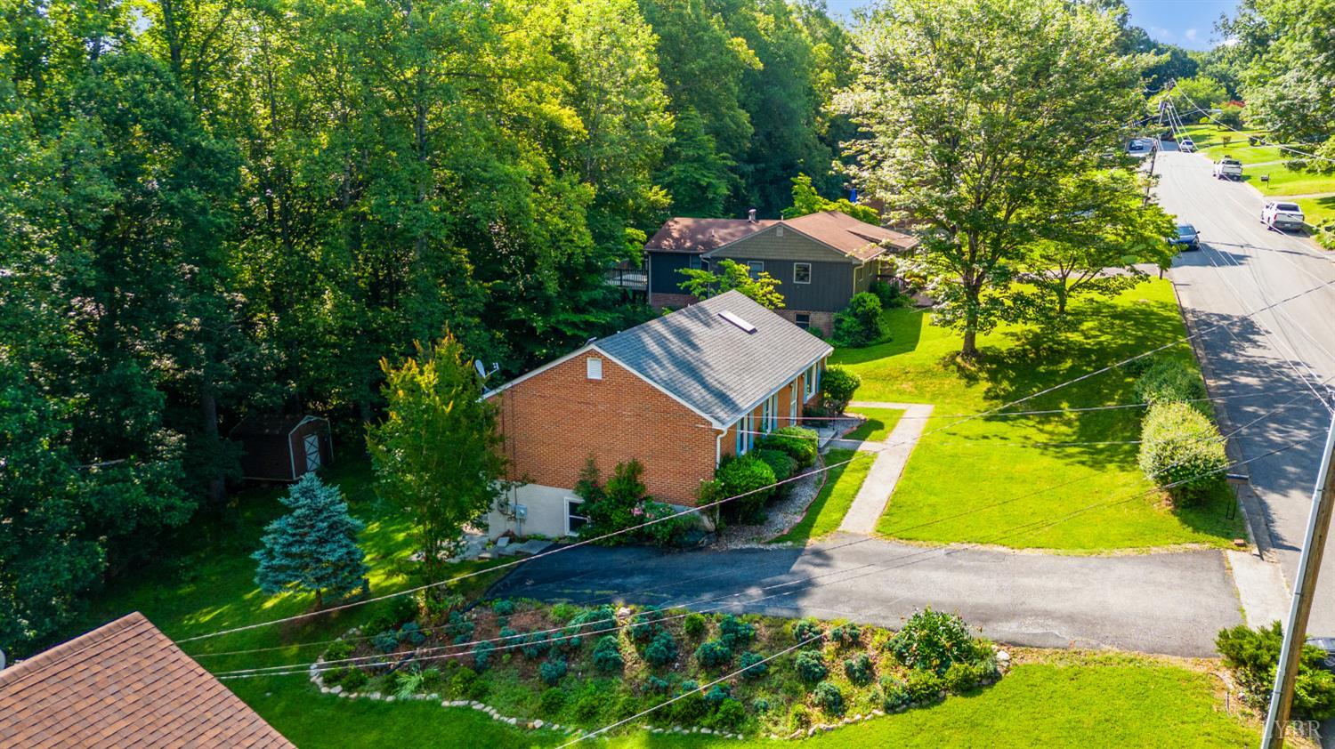 2056 Overbrook Road Lynchburg, VA 24501 - Photo 3 of 38 Gallery Image 3