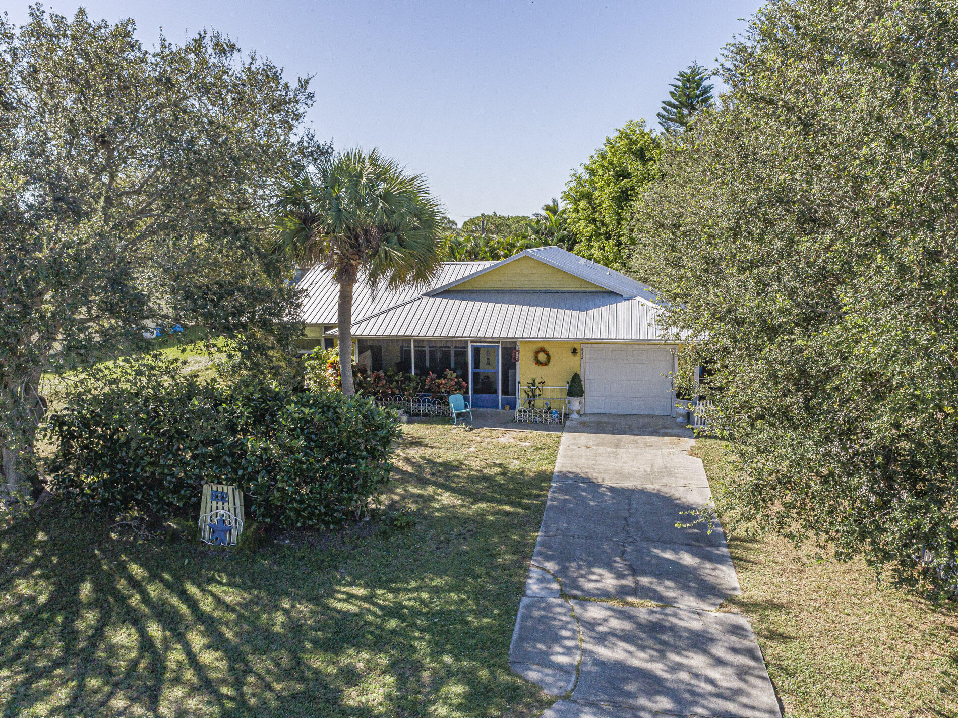 832 Roseland Road Sebastian, FL 32958 - Photo 1 of 23 Front of Home